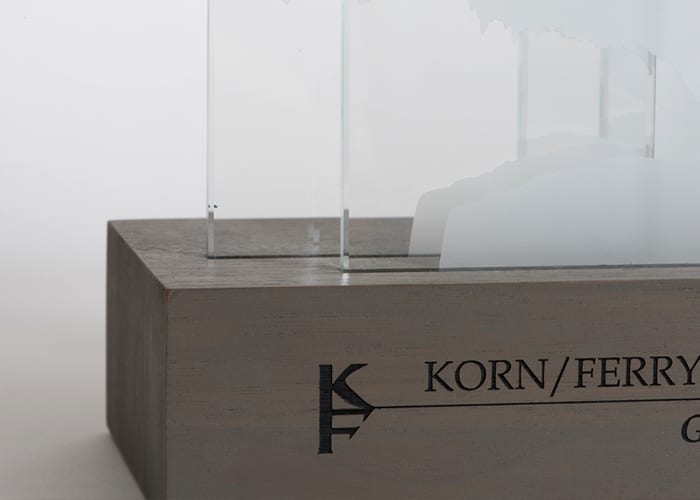 Award With Crystal Panels And Etched Company Logo 001