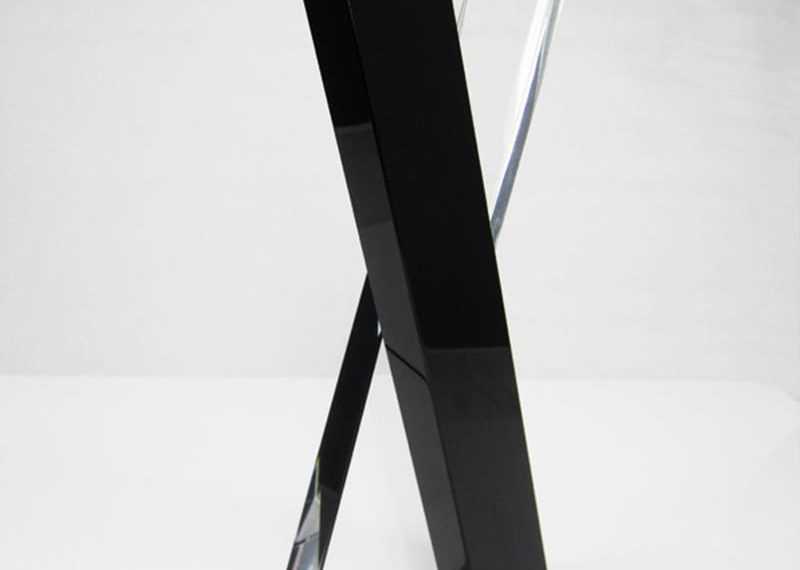 X Shaped Award Made Of Black And Clear Crystal 001