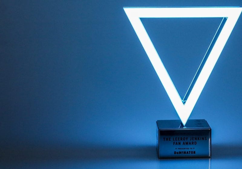 Acrylic Lucite Metal Led Light Triangle Gaming Award