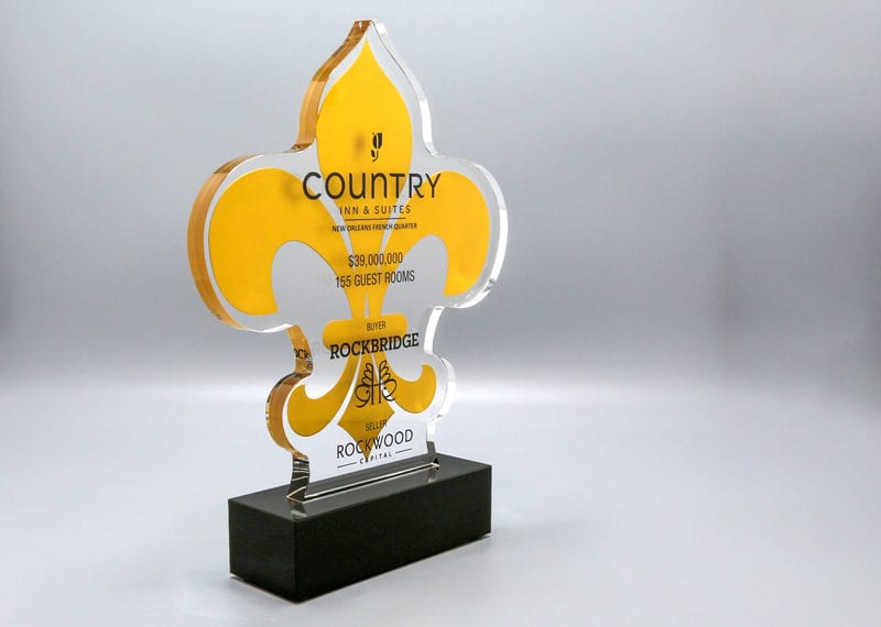 Water jet Fleur De Lis financial deal toy with gold colorfill