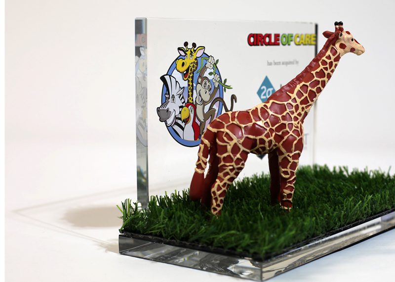 3D Printed Giraffe with AstroTurf Base - Cristaux International
