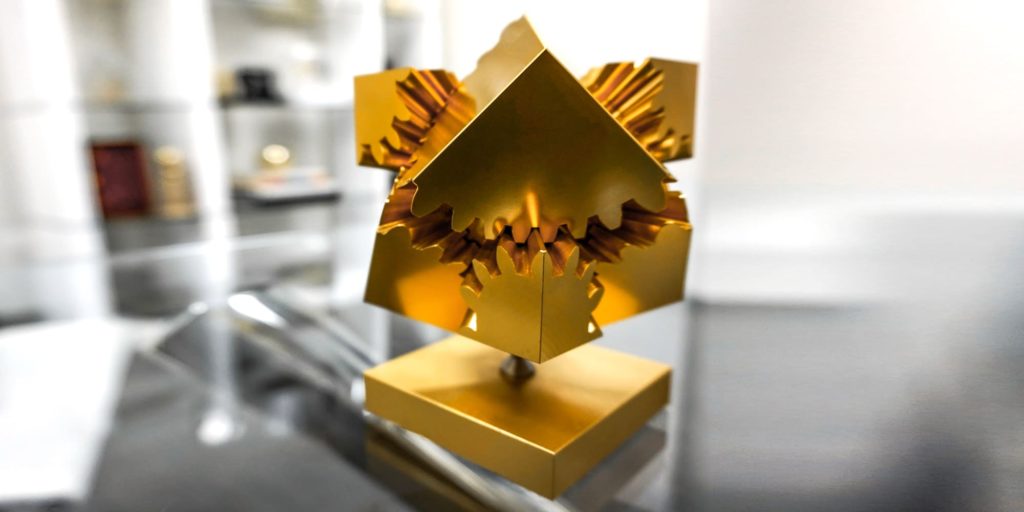 golden kinetic cube