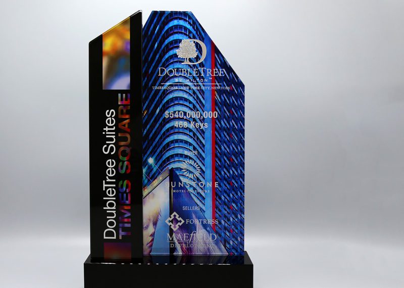 Financial Dealtoy Award Crystal Double Tree Times Square 03