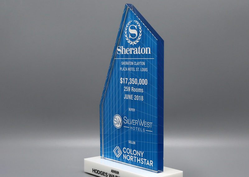 Financial Dealtoy Award Crystal Sheraton St Louis 02