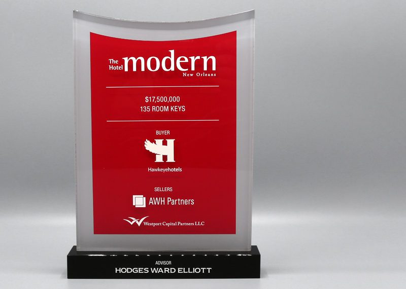 Financial Dealtoy Award Crystal The Modern Hotel 03